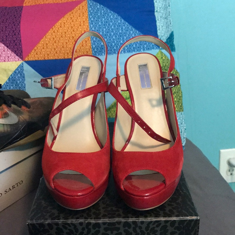 Red heels - Picture 2 of 3